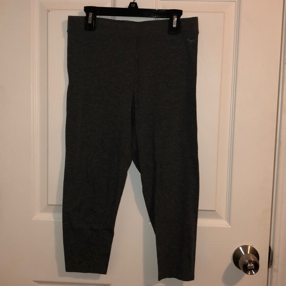 Cropped ESSENTIAL LEGGING